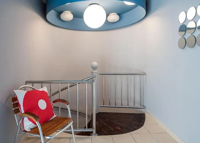 Jane 80m From * Stanici